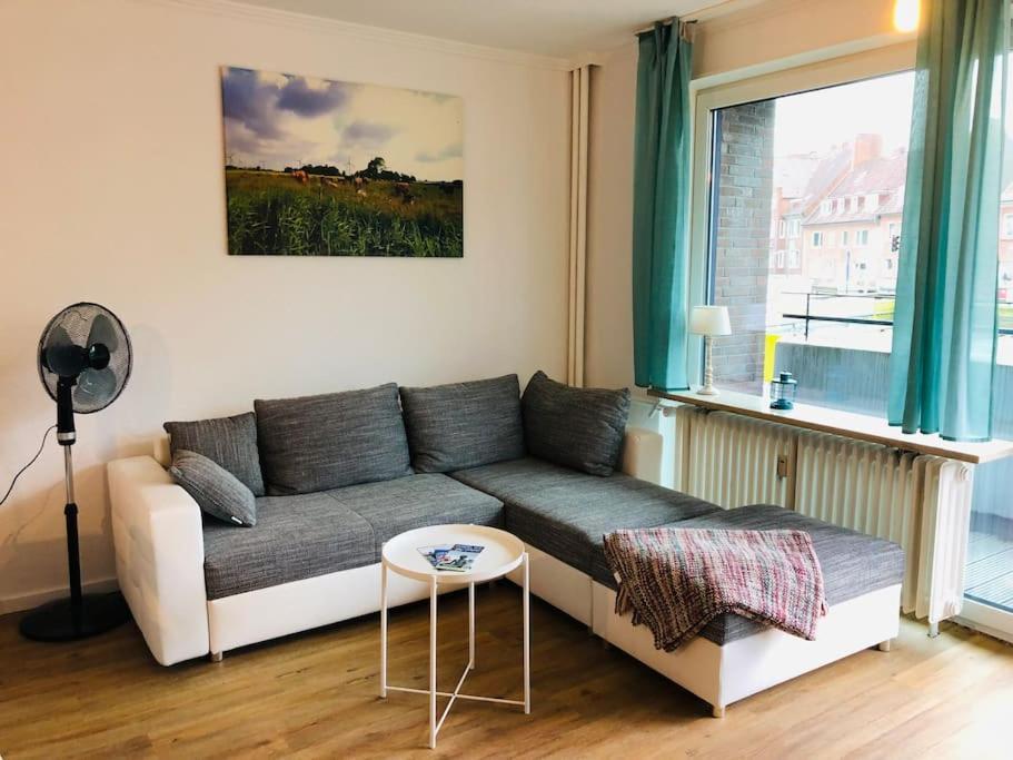 Zentrale Studio Wohnung In 埃姆登 外观 照片